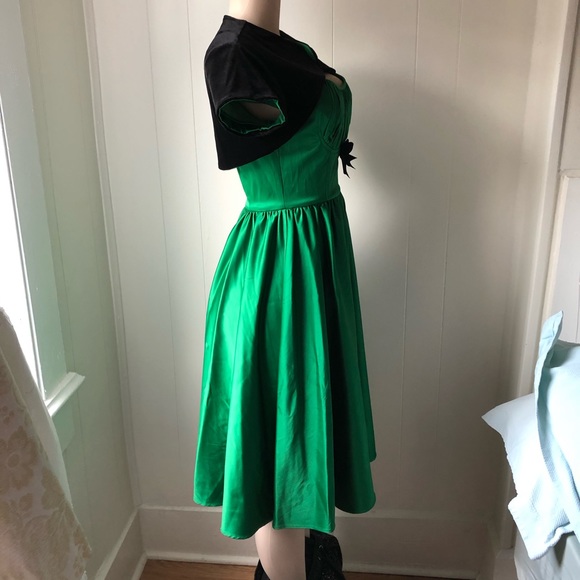 Gorgeous pinup dress with reversible jacket - Picture 6 of 9
